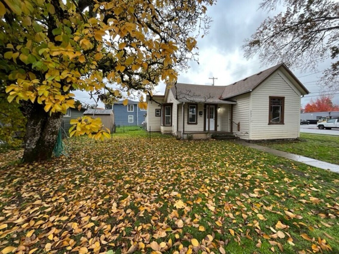 Primary Photo - Charming 2 Bedroom 1 Bathroom in Newberg