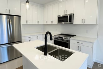 Building Photo - 10463-10159 159 St NW