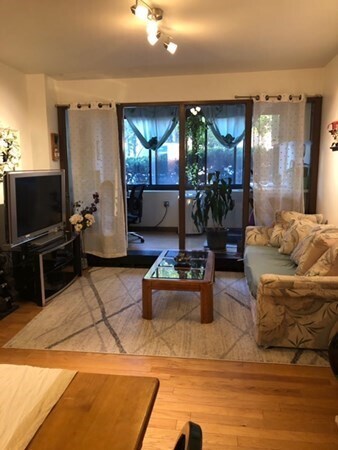Foto del edificio - 6 Juniper St