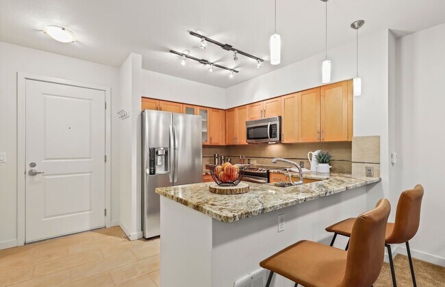 Building Photo - Enjoy comfort and luxury Seattle 1 bed/1 b...