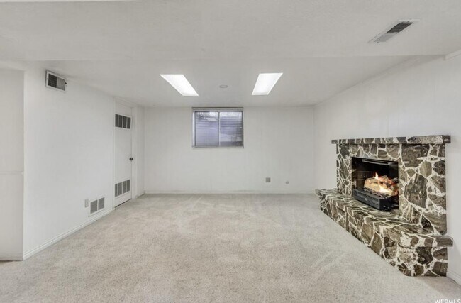 Building Photo - 2143 5500 S St