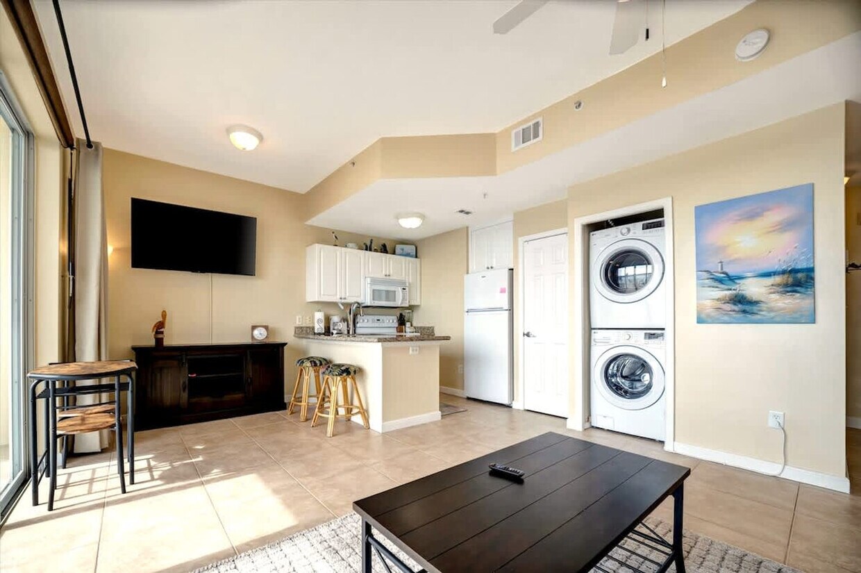 Foto principal - 8800 Bay Pines Blvd