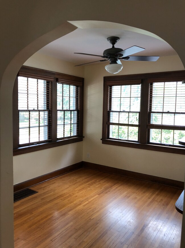 Foto del edificio - 1321 E Hunter Ave