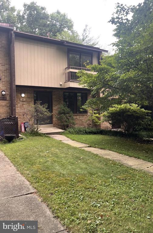 Building Photo - 5 Briardale Ct
