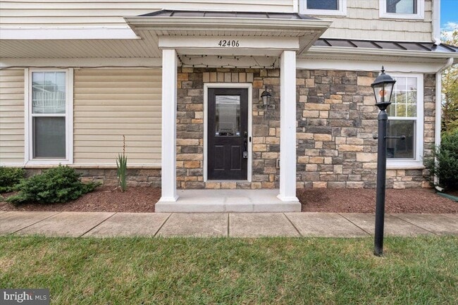 Photo - 42406 Benfold Square Townhome