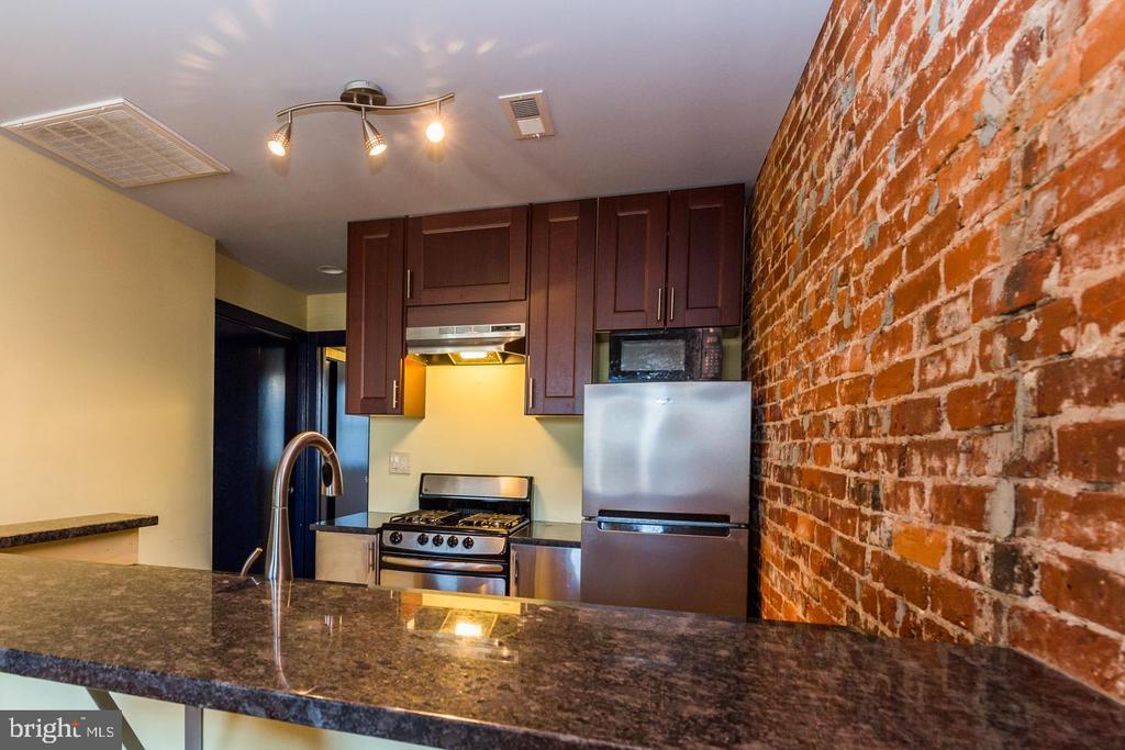 Primary Photo - 2030 S Juniper St