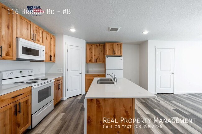 Foto del edificio - 3 Bedroom 1 Bath Apartment - Fiber Interne...