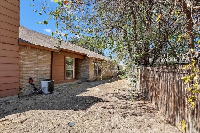 Photo - 9724 Summerwood Cir House