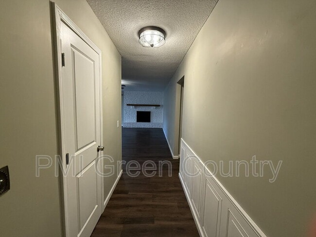 Building Photo - 2019 S Gum Ave