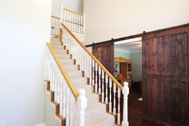 Building Photo - 1714 7 Maples Dr