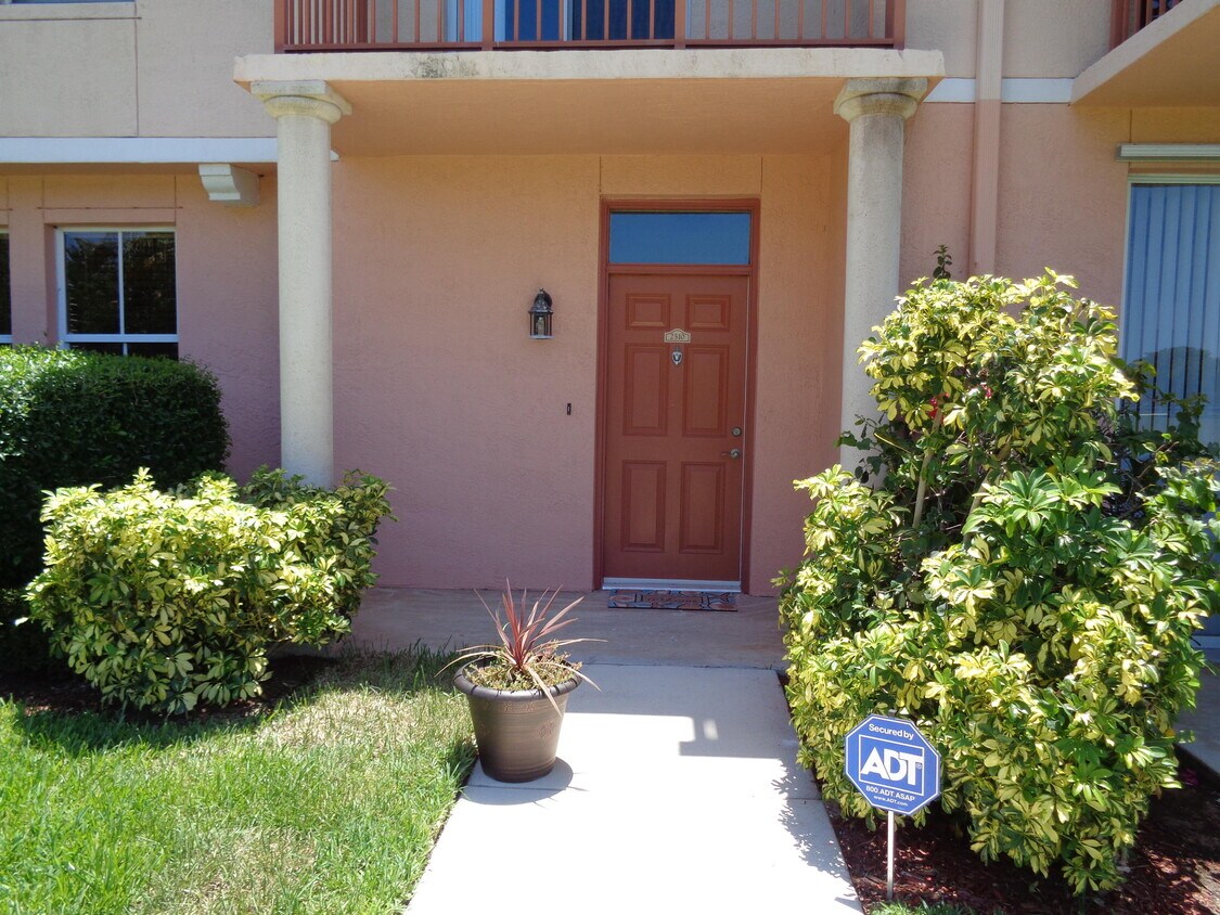 Foto principal - 2058 Alta Meadows Ln