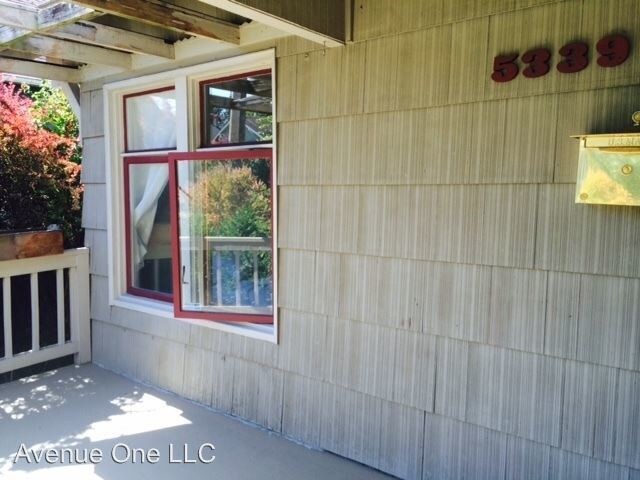 Building Photo - 5339 8th Ave NE