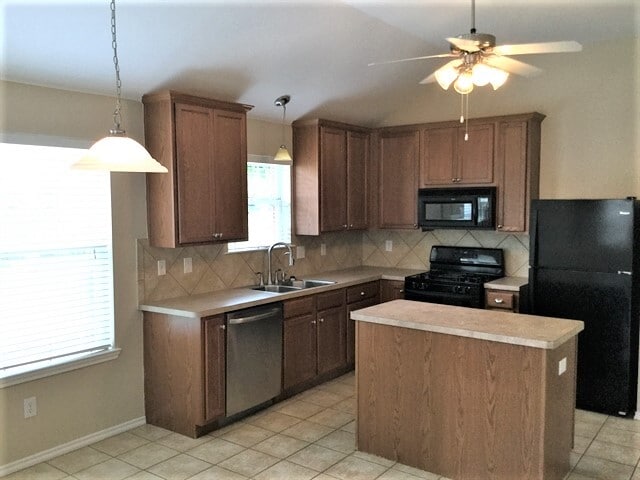 Building Photo - 485 Sausalito Dr