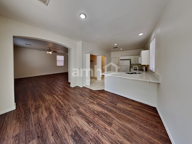 Foto del edificio - 1041 Sweeping Vine Ave