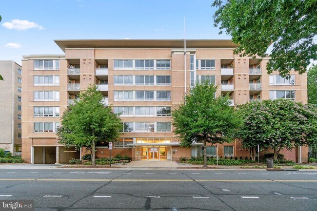 Building Photo - 355 I St SW