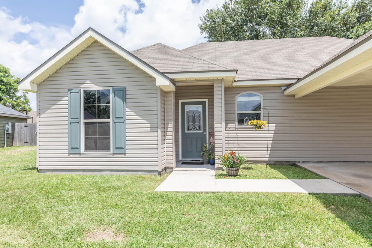 Foto principal - 913 Lillian Michel Dr