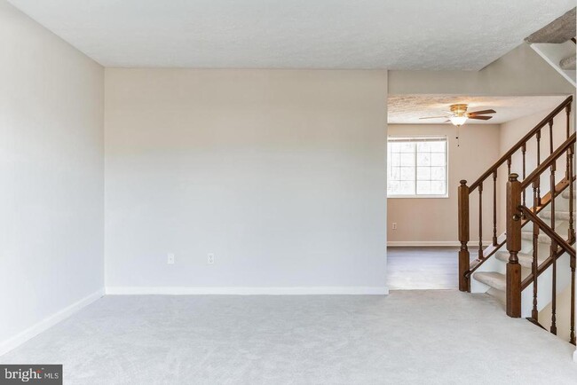 Building Photo - 304 Barksdale Pl