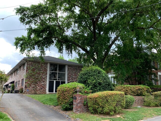 Foto del interior - 3668 Kingsboro Rd NE