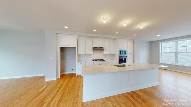 Foto del edificio - 2877 Rayfield Ave