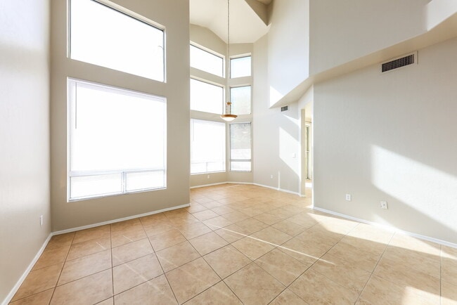 Foto del edificio - 1515 E South Fork Dr