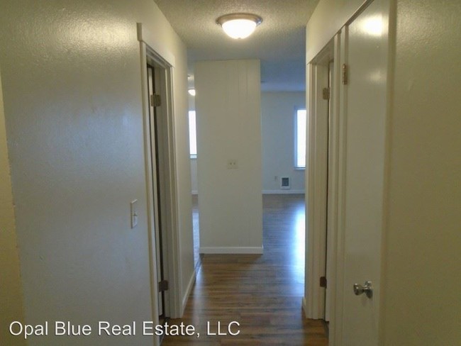 Building Photo - 2108 NE 85th St