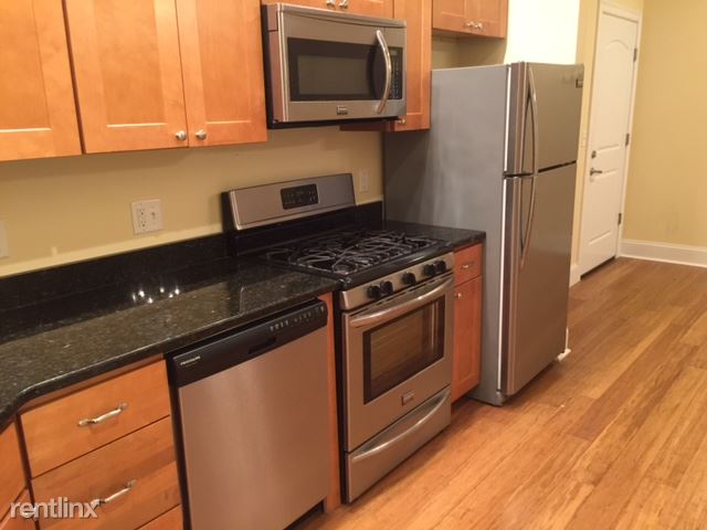 Foto del edificio - 395 W Broadway