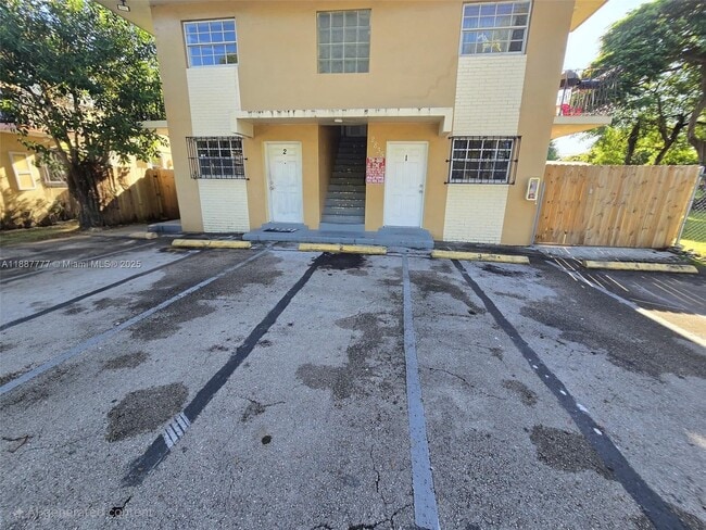 Foto del edificio - 2835 NW 22nd Ave