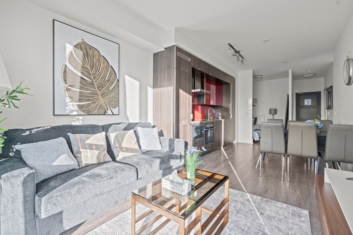 Primary Photo - 299 Front St W