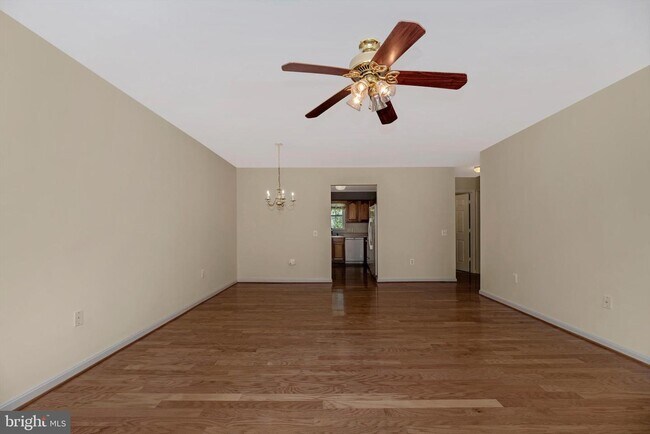 Building Photo - 703 Merry Go Round Way