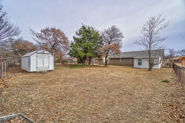 Foto del edificio - 3 Bedroom 2 Bath Home in Midwest City! Mov...