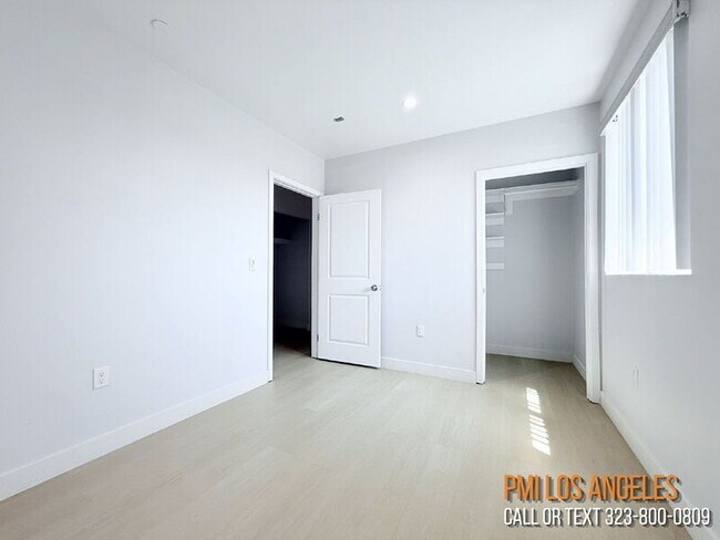 Foto del edificio - 206 1/2 E 87th