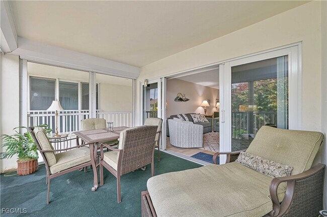 Building Photo - 223 3rd Ave S