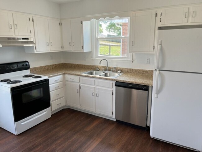 Foto del edificio - Quaint Sylvan Heights Duplex