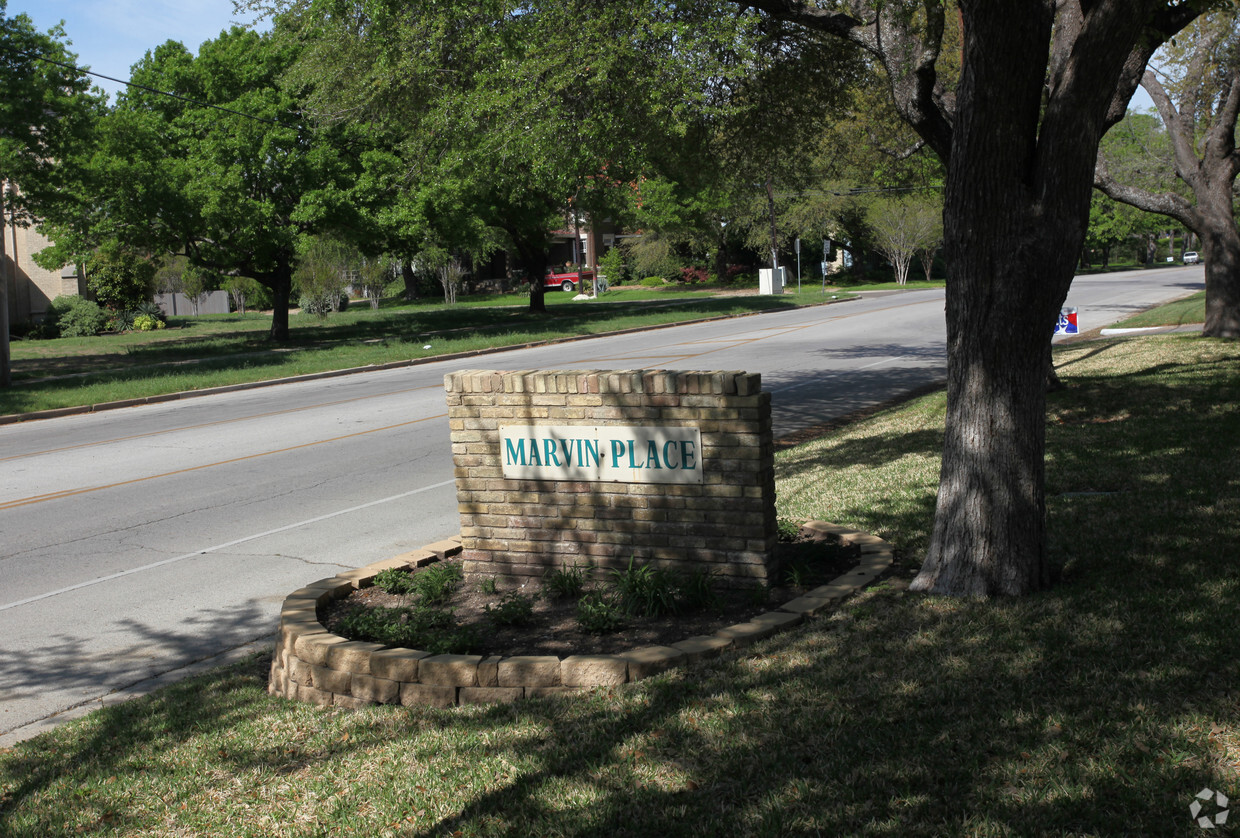 Building Photo - Marvin Place