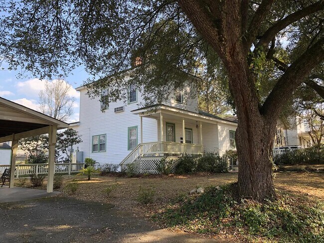 Building Photo - 730 Maryland St