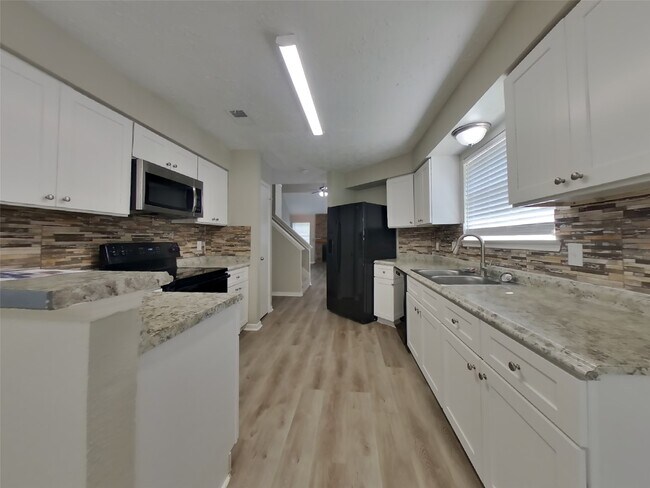 Foto del edificio - 2013 Greenwood Dr