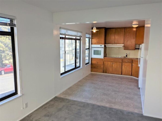 Building Photo - 2 bedroom in San Francisco CA 94121