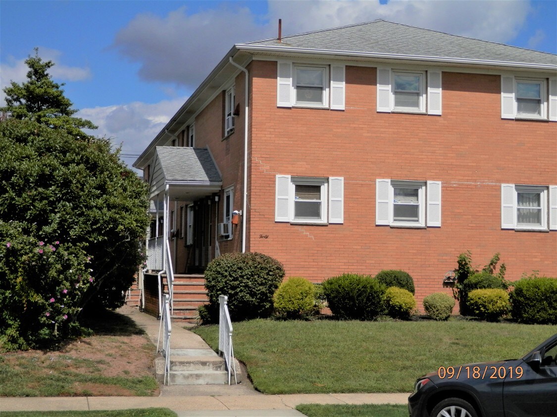 40 Woodland Ave, AvonbytheSea, NJ 07717 Apartments in Avonbythe