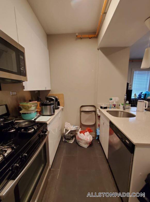 Building Photo - 23 Greylock Rd