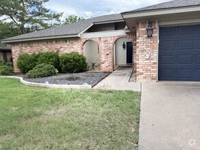 Building Photo - 3225 Westchester Dr