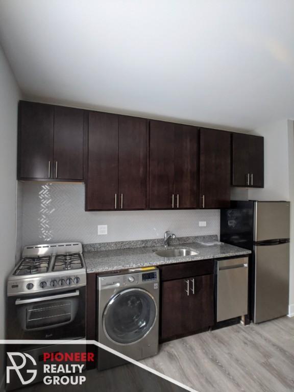 Building Photo - 0 bedroom in CHICAGO IL 60614