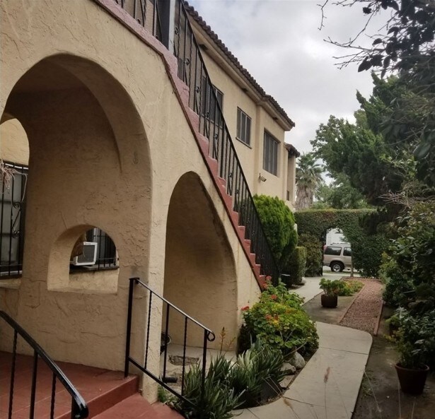 Foto del edificio - 2073 Locust Ave