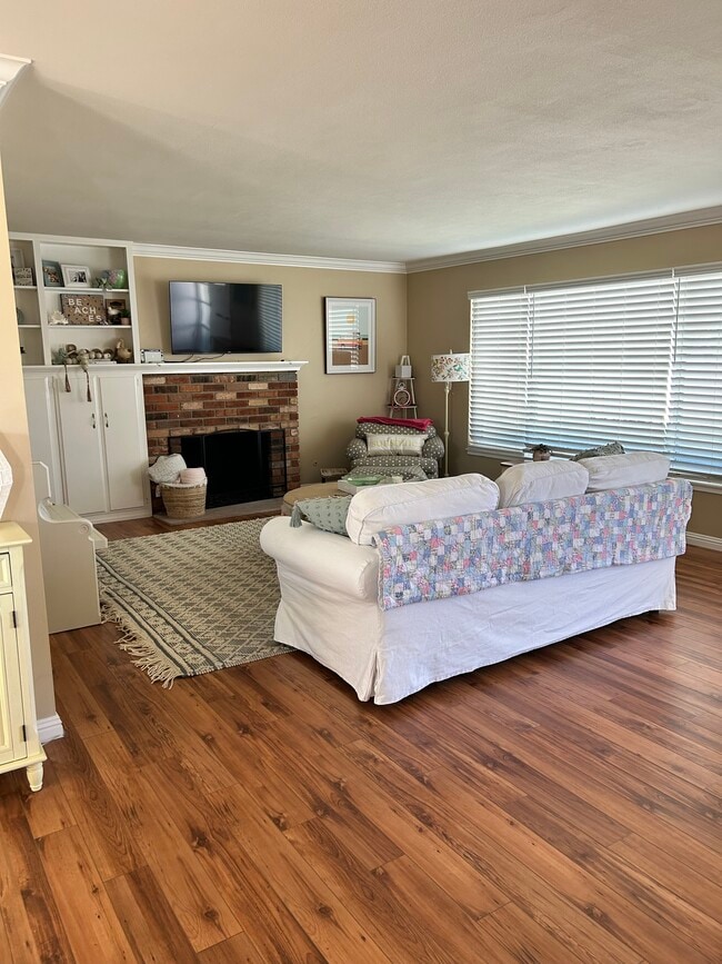 Family Room - 131 Monte Vista