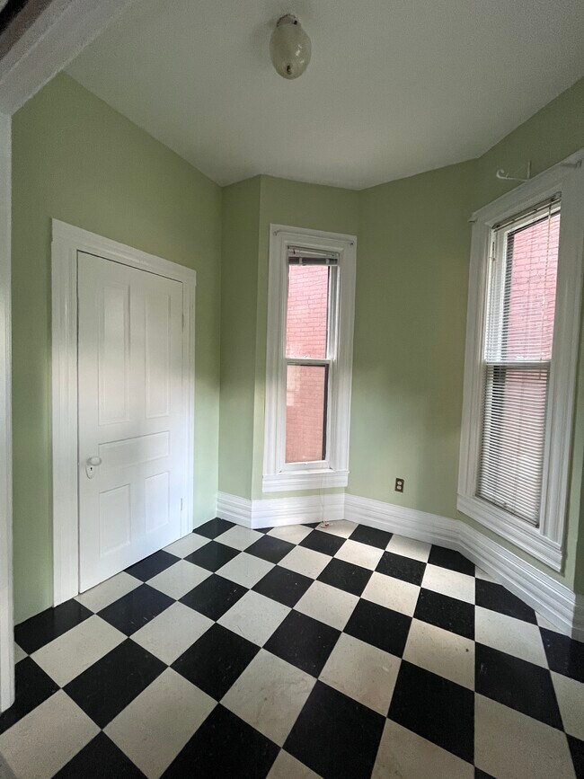 Foto del edificio - 1402 Hepburn Ave