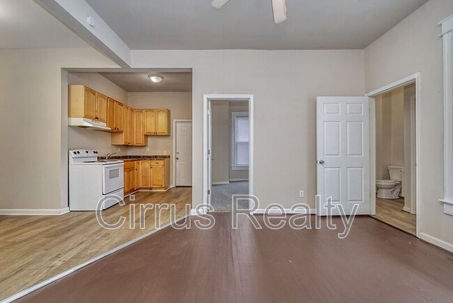 Building Photo - 301 Cedar St