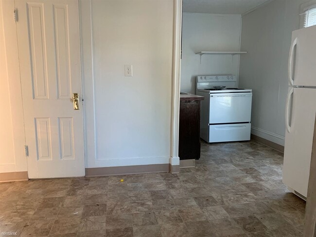 Building Photo - 1 br, 1 bath  - 415 1/2 Virginia Ave