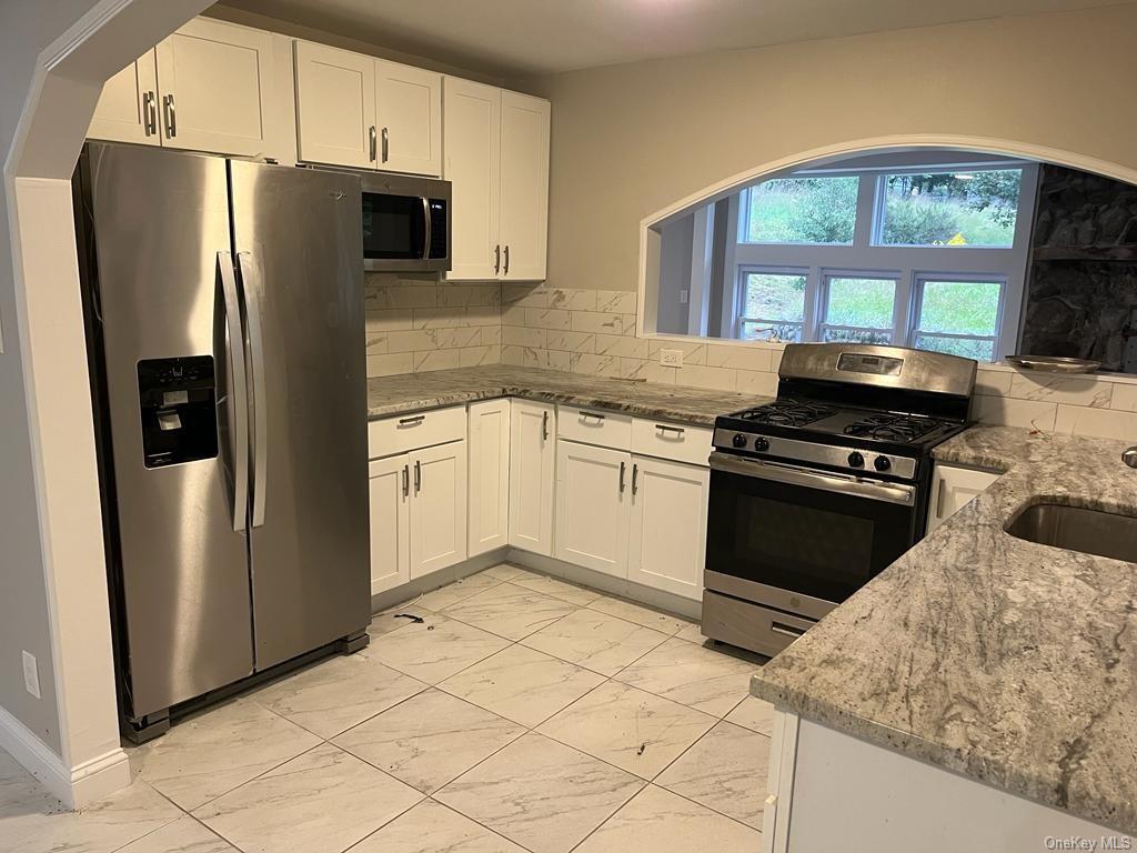 22 Locust St, Warwick, NY 10990 House Rental in Warwick, NY