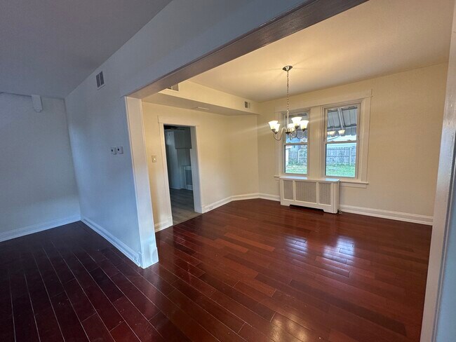 Dining area - 1602 Philadelphia Pike
