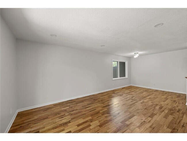 Foto del edificio - 14488 Garden View Dr