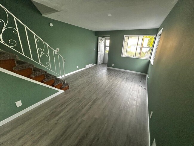 Foto del edificio - 352 Avery St